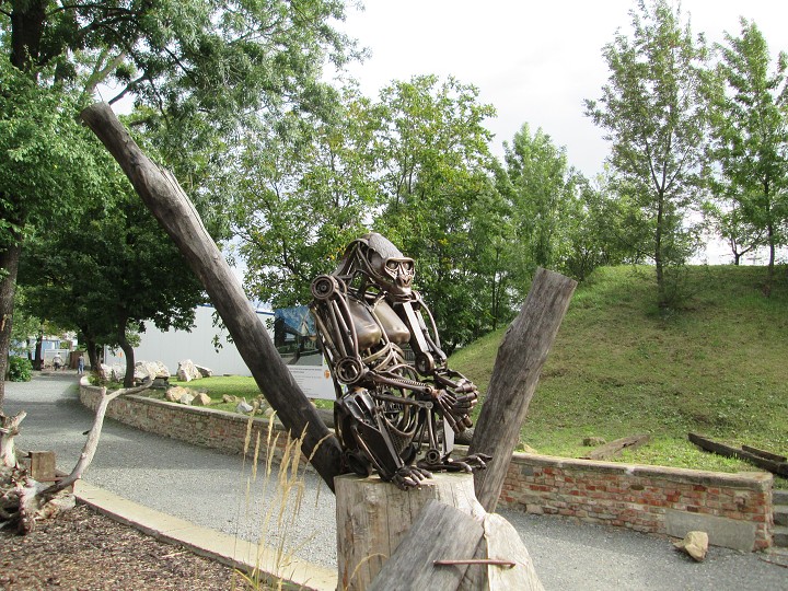 img00032.jpg